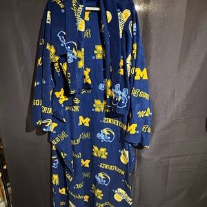Michigan Navy and Yellow Patterned Snuggie